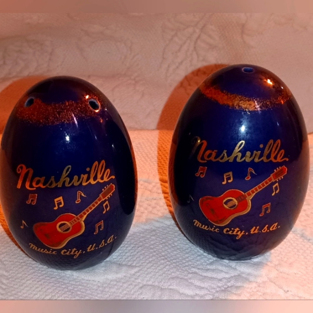 Old Nashville Music City Salt/Pepper Shakers